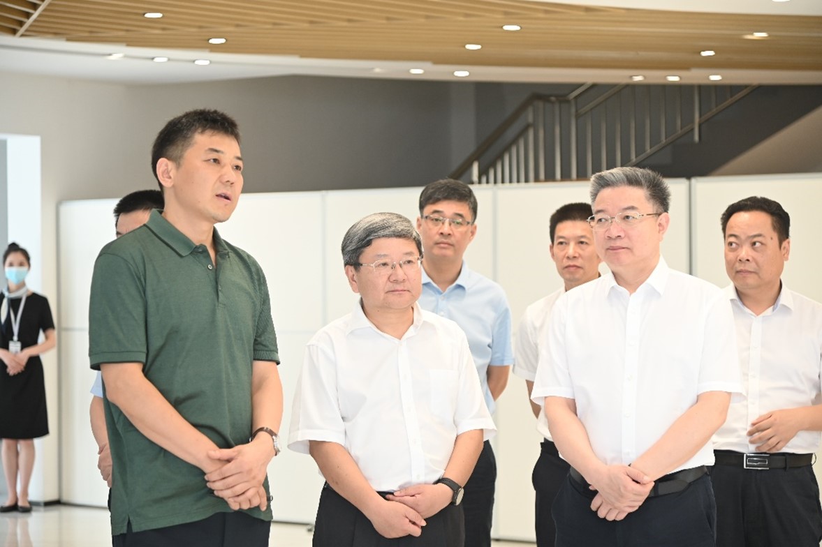 余姚市委书记傅贵荣一行莅临宁波鲲鹏生物调研园区建设